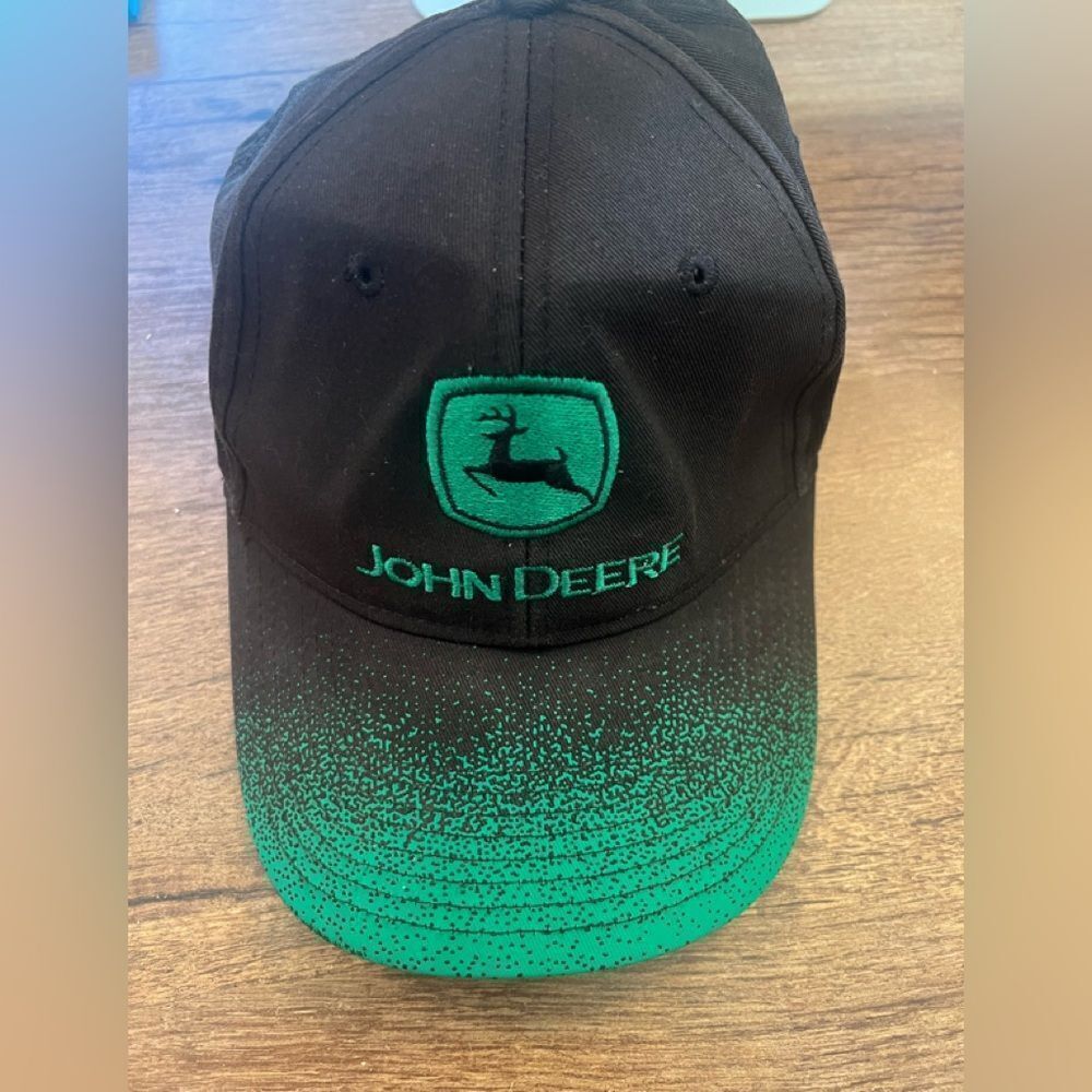 John Deere Leslie Equipment Black Cap